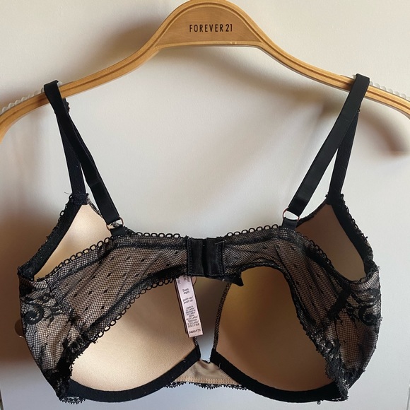 Victoria Secret Push-up Bra - Picture 2 of 3